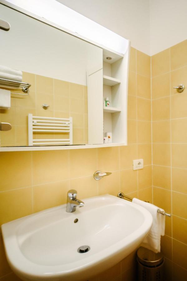 לואינו Charming Moment Di Villa Porta - Residenza Leonardo מראה חיצוני תמונה